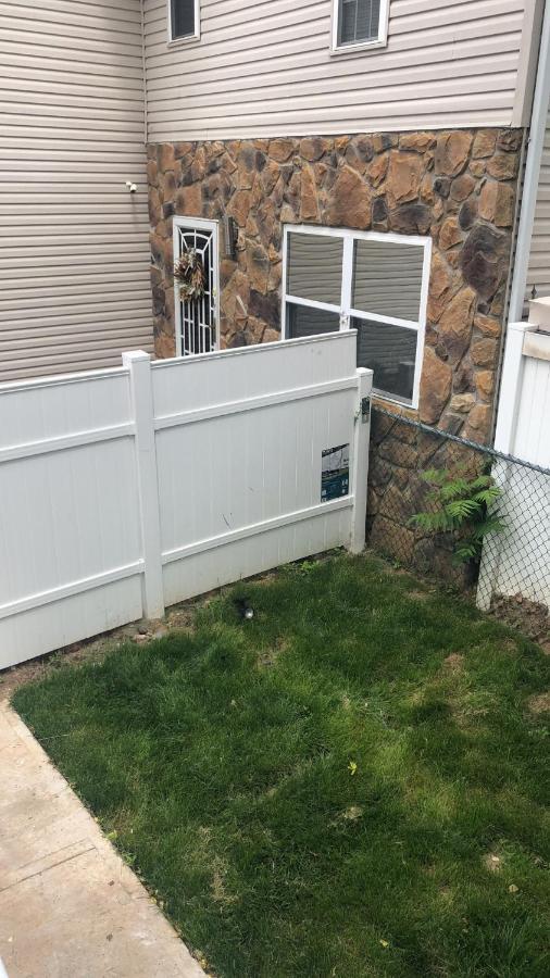 Cozzy Room With Private Entrance And Drive Way New York Dış mekan fotoğraf